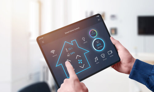 Tablet wird bedient